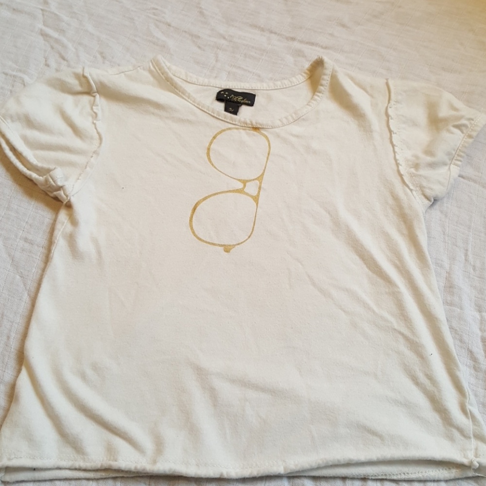 Gold glasses t shirt